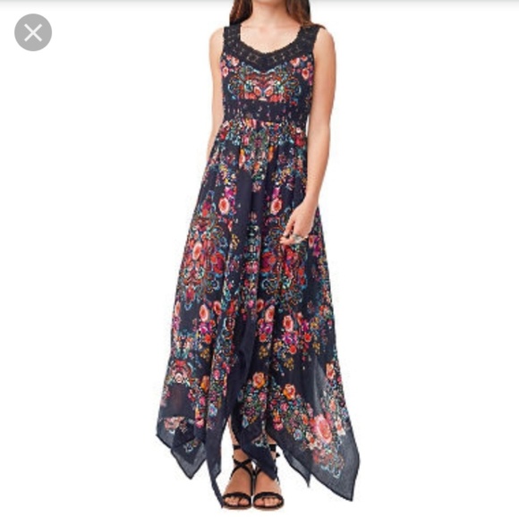 Bila Dresses & Skirts - Bila Floral Handkerchief Hem Crochet Dress